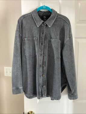 Washed Charcoal Button-Front Shirt Jacket - Women's
